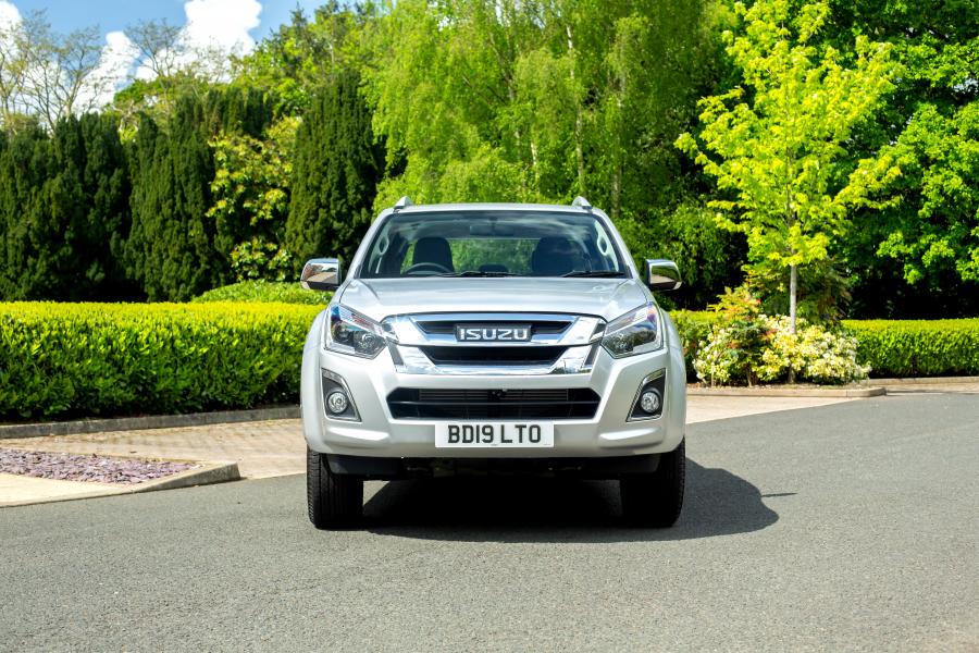  Isuzu D-Max Utah Double Cab 2017 года  (UK) (фото 5 из 10)